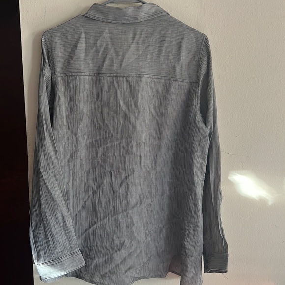 Express gray blouse. Size large. Never worn. - Picture 4 of 6